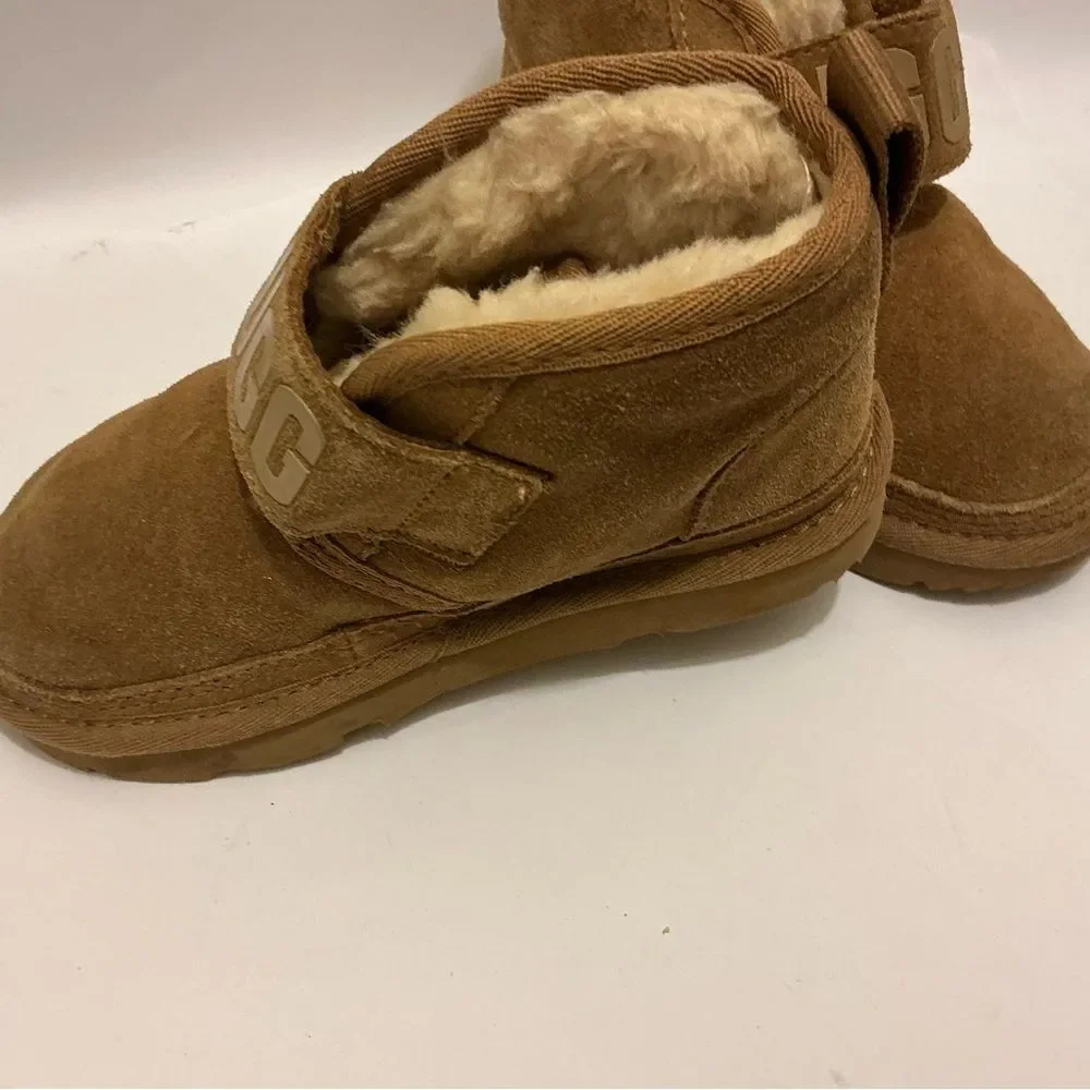 UGG 118792 T Kids Tan Slippers size 11